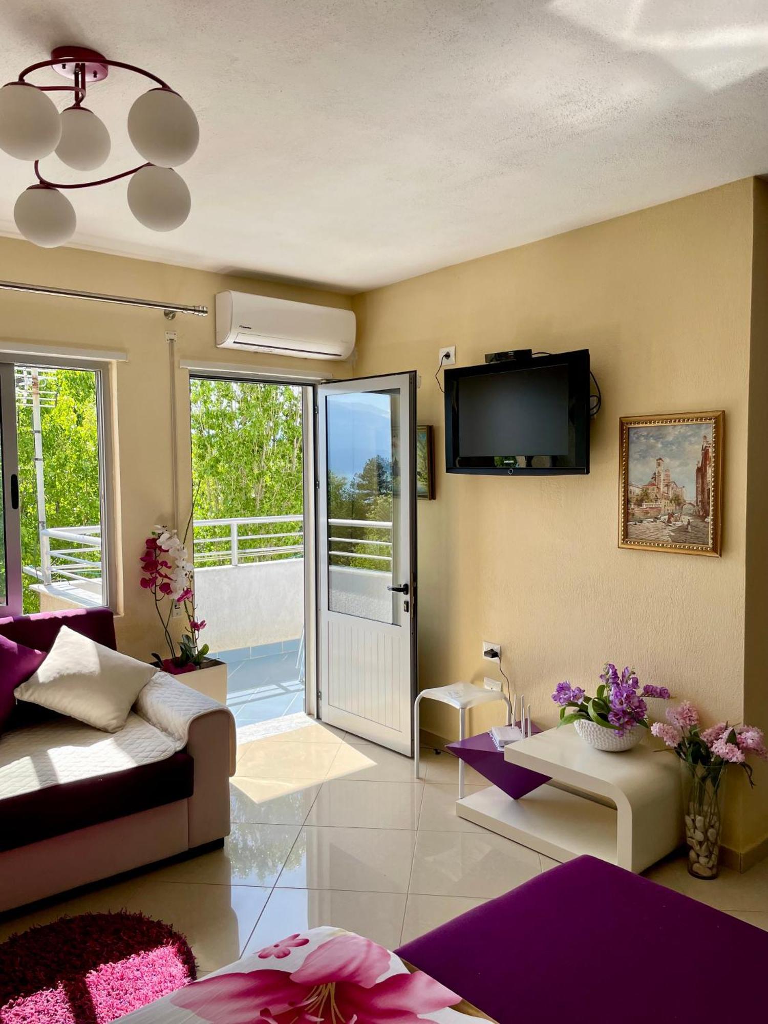 Lake View Pogradec Bagian luar foto